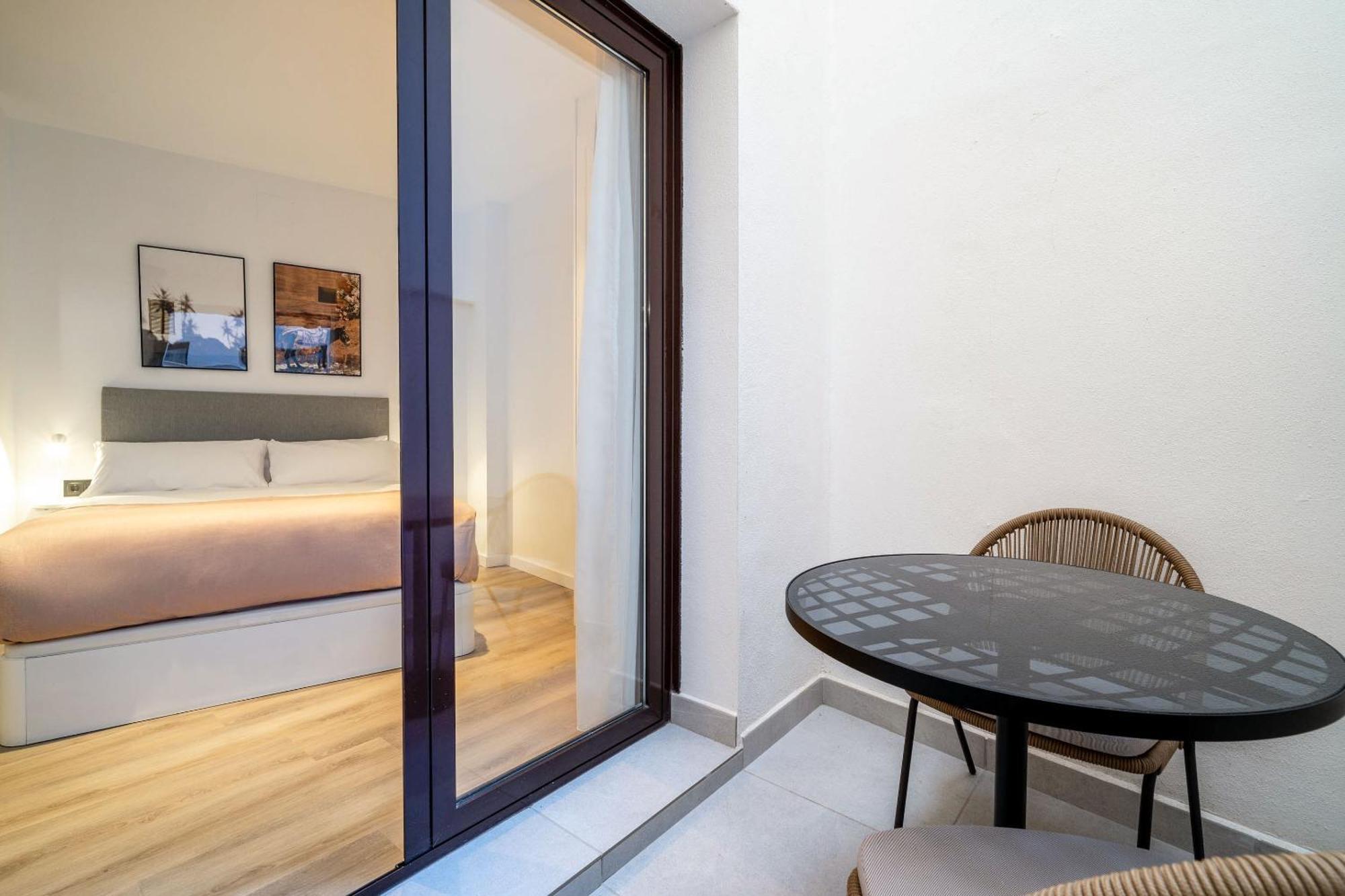 Limehome Malaga Calle Victoria Екстер'єр фото