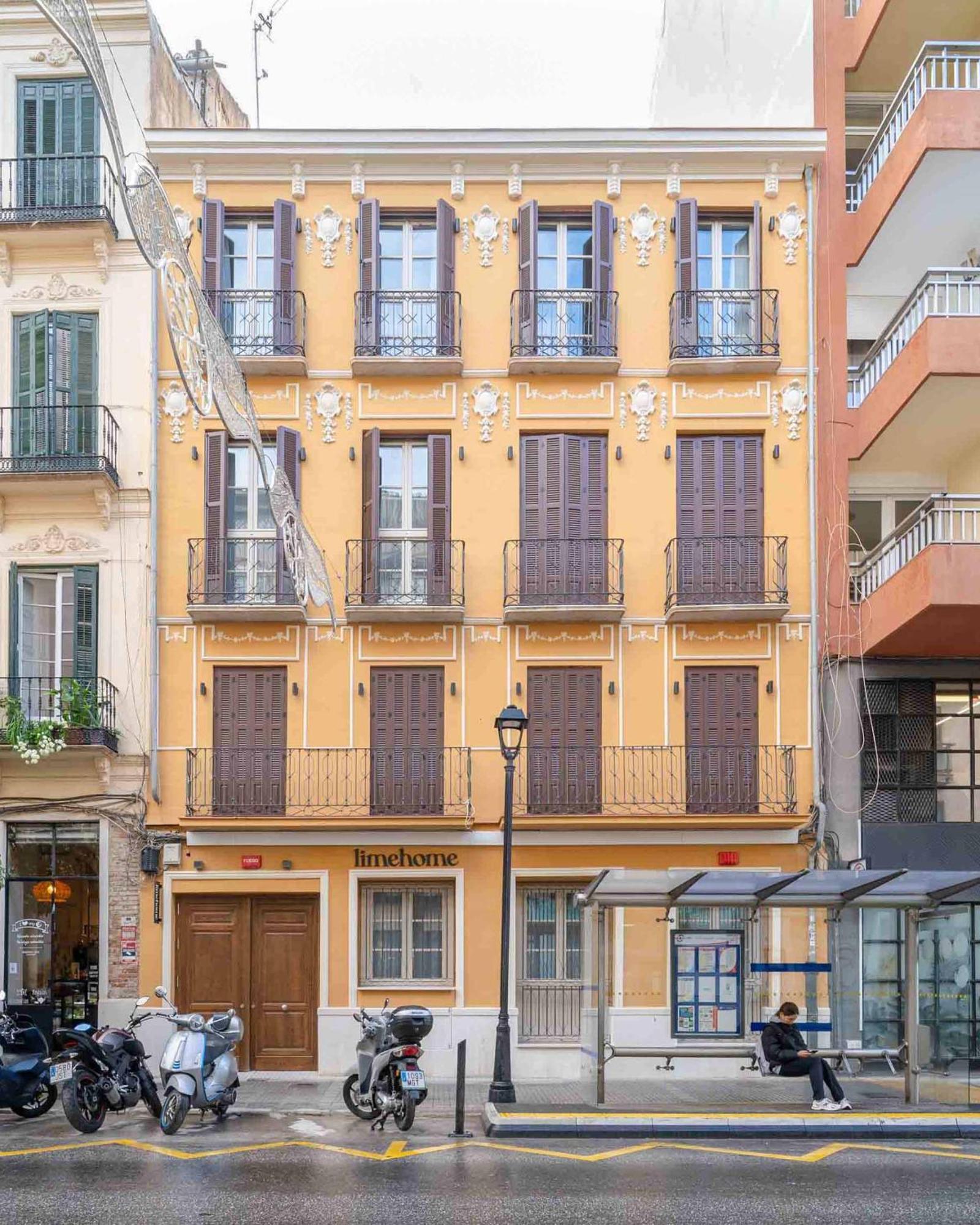 Limehome Malaga Calle Victoria Екстер'єр фото