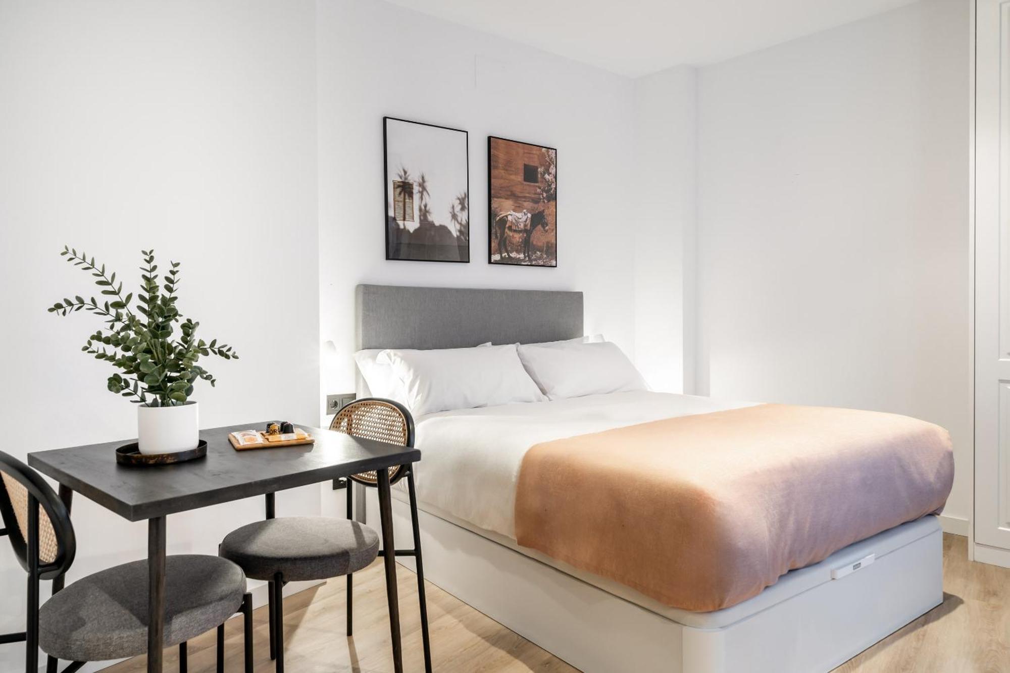 Limehome Malaga Calle Victoria Екстер'єр фото