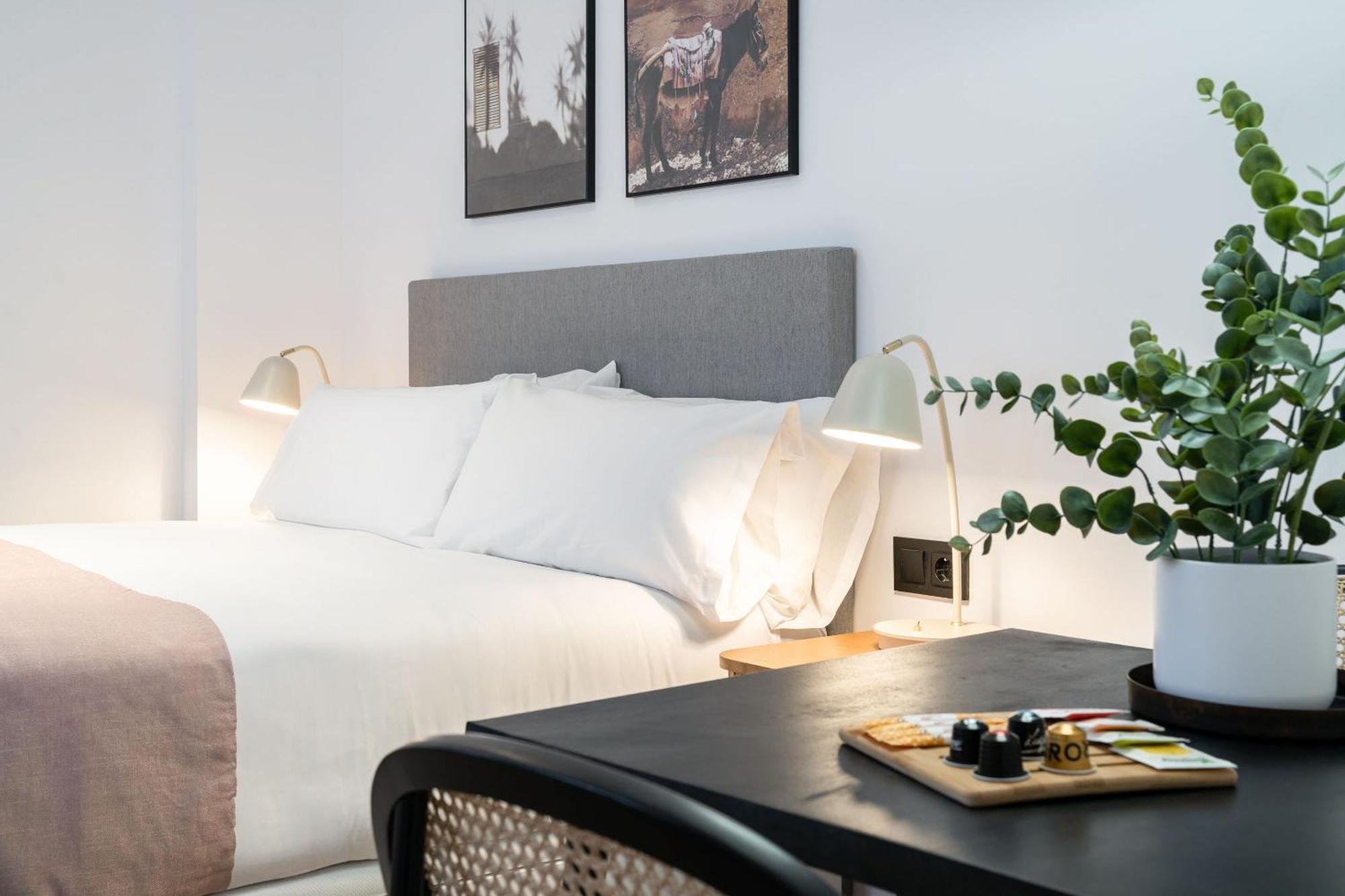 Limehome Malaga Calle Victoria Екстер'єр фото