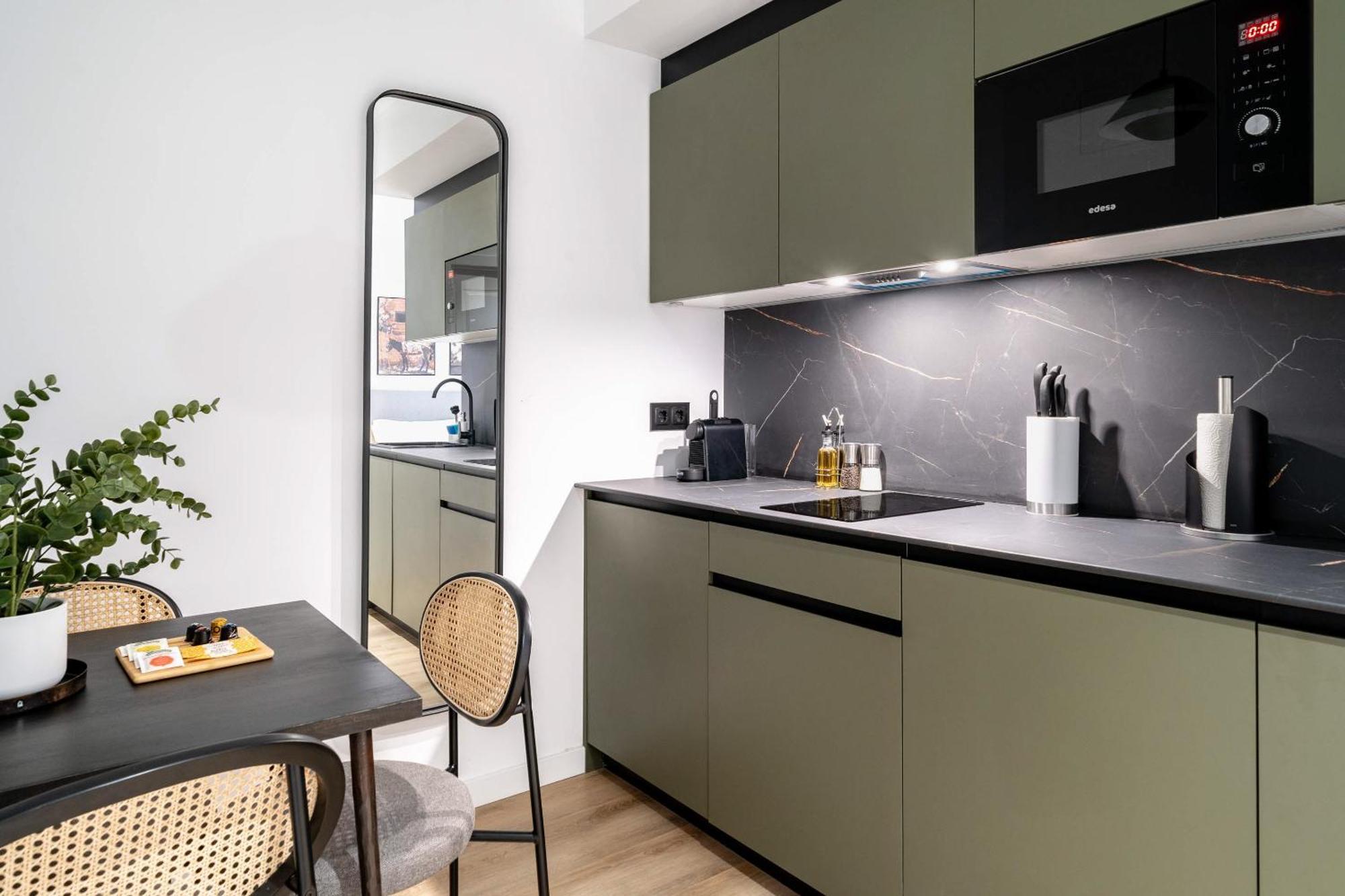 Limehome Malaga Calle Victoria Екстер'єр фото