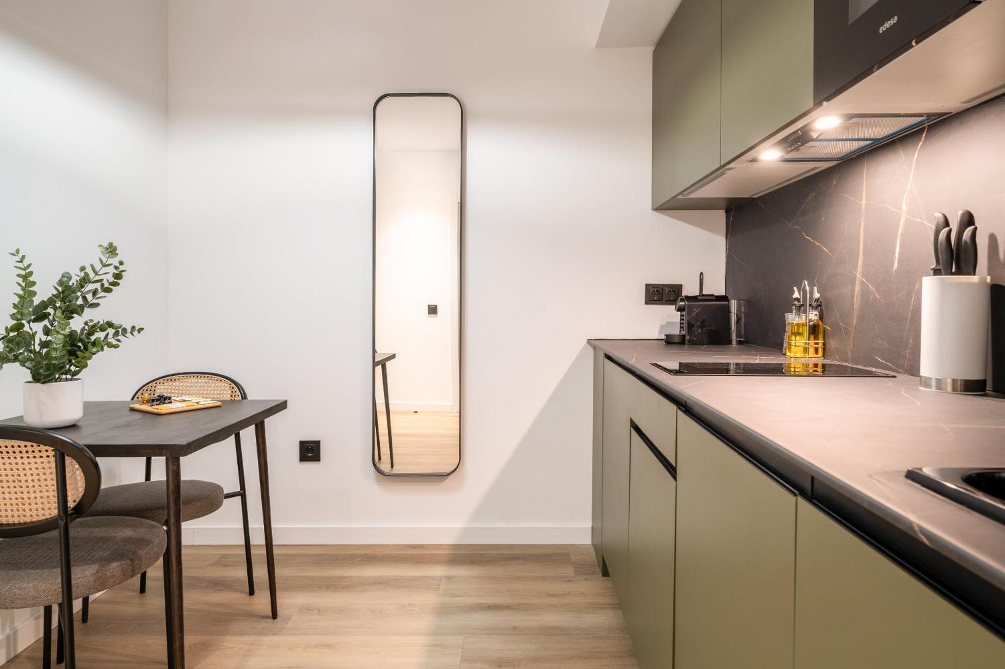 Limehome Malaga Calle Victoria Номер фото