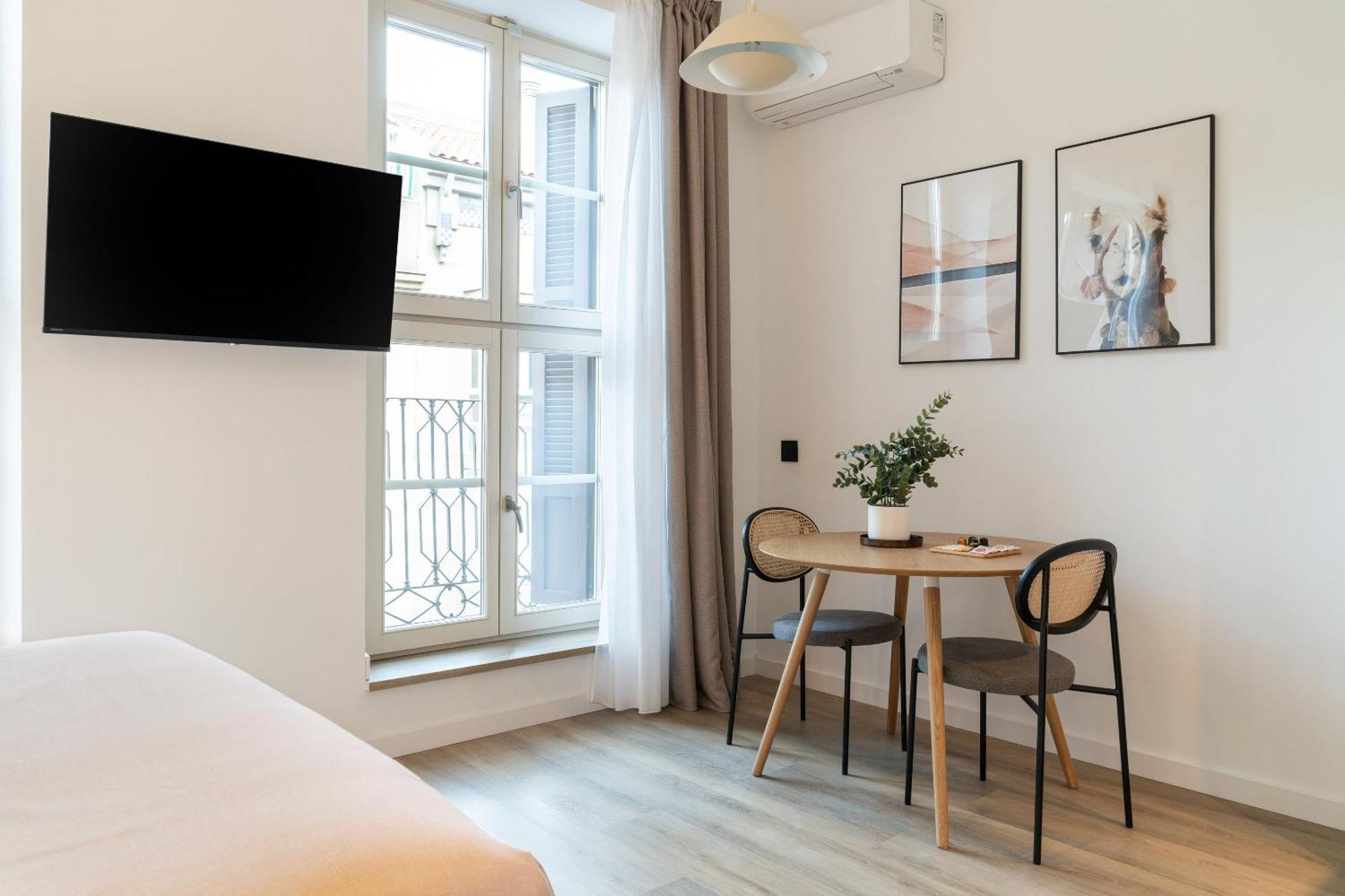 Limehome Malaga Calle Victoria Екстер'єр фото