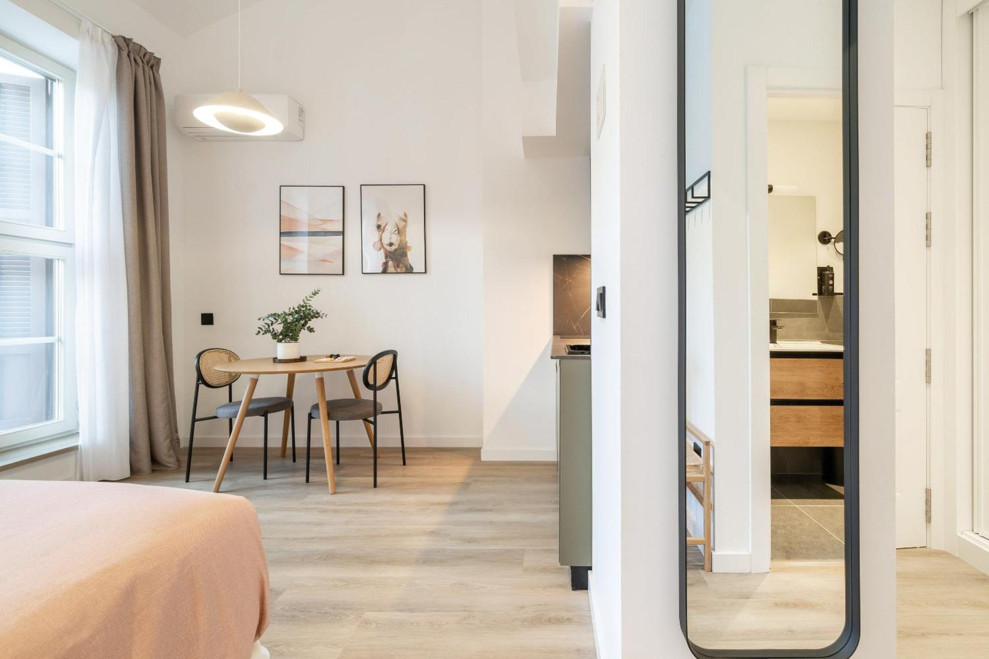 Limehome Malaga Calle Victoria Екстер'єр фото