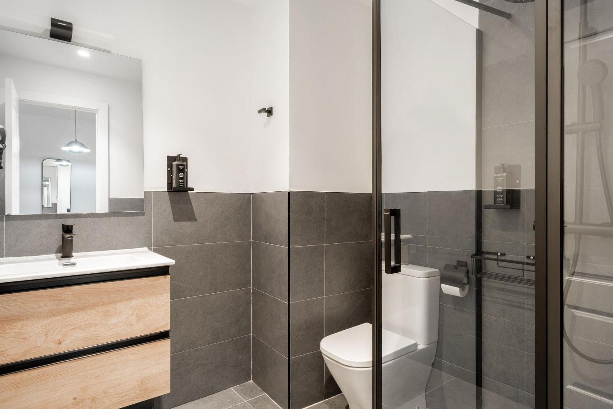 Limehome Malaga Calle Victoria Номер фото