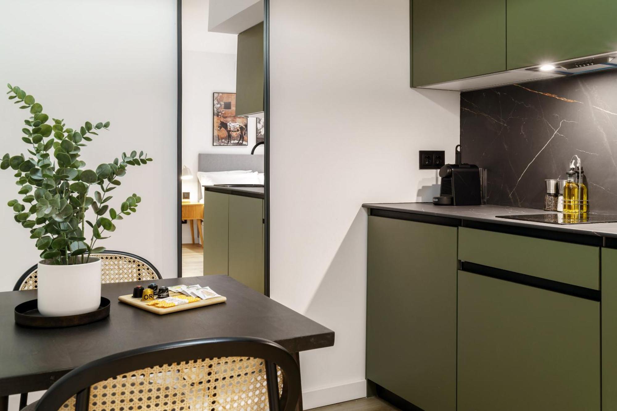 Limehome Malaga Calle Victoria Екстер'єр фото